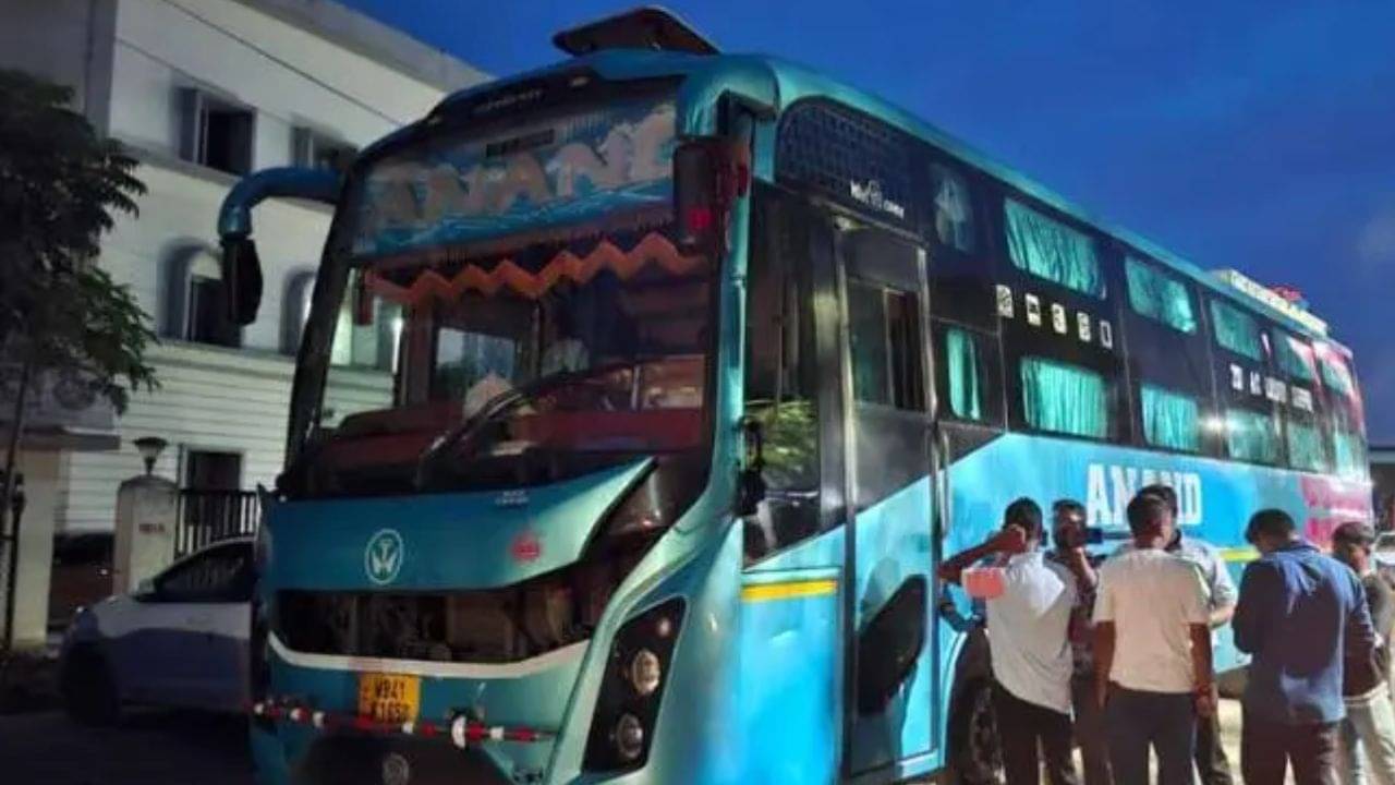 Siliguri: কারোর বয়স ২১, কেউ ৩৫, মেয়েদের নিয়ে বাস ছুটছিল অন্ধ গলিতে, পরিত্রাতা হয়ে এল পুলিশ