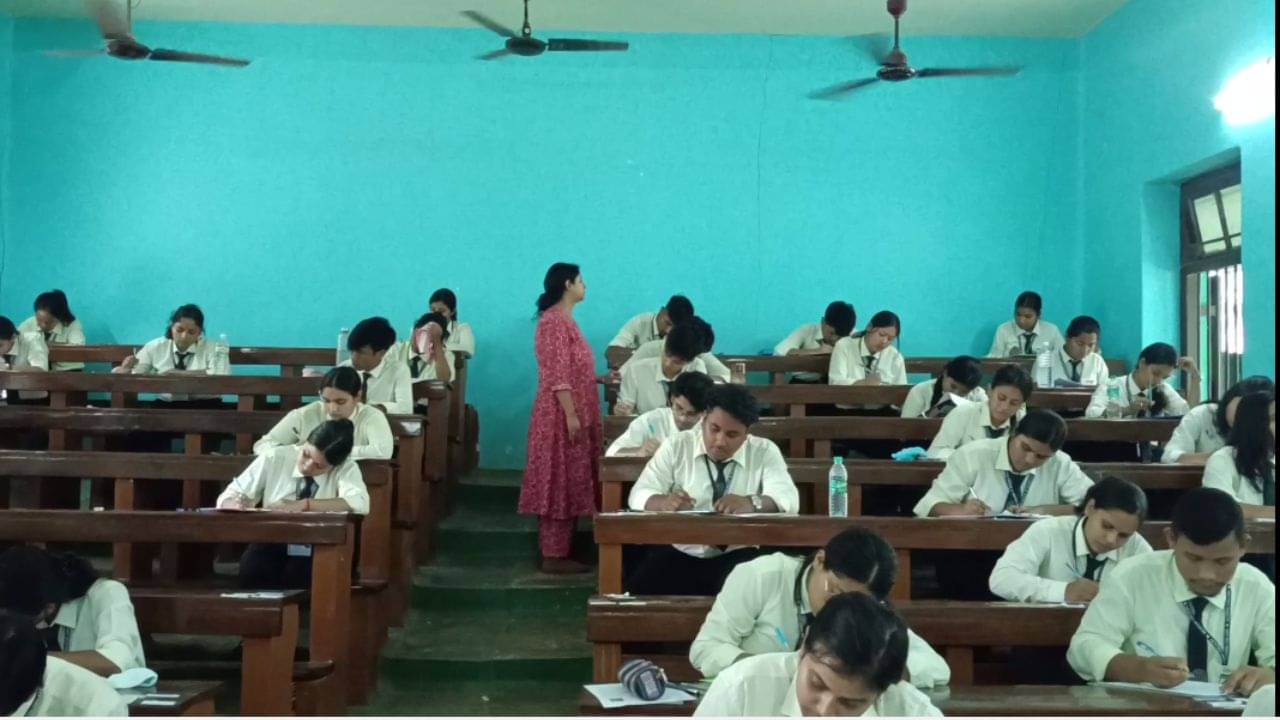 Siliguri College: তুরুপের তাস ইউনিফর্ম, গেটে থাকবেন প্রাক্তন সেনাকর্মীরা, বাংলার এই কলেজে বড় সিদ্ধান্ত