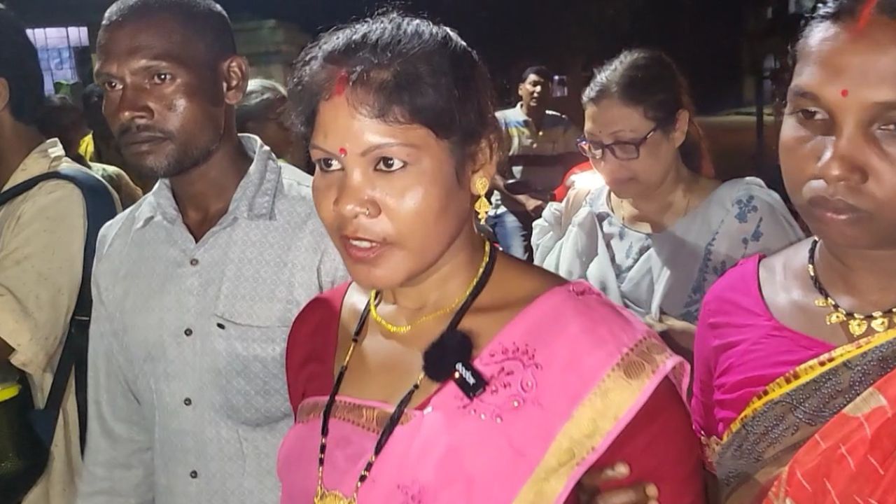 Paschim Medinipur: মাওবাদী নাশকতার ঘটনায় যুক্ত সন্দেহে ধরা পড়েন, বেকসুর খালাস শোভা মুন্ডা Paschim Medinipur: মাওবাদী নাশকতার ঘটনায় যুক্ত সন্দেহে ধরা পড়েন, বেকসুর খালাস শোভা মুন্ডা