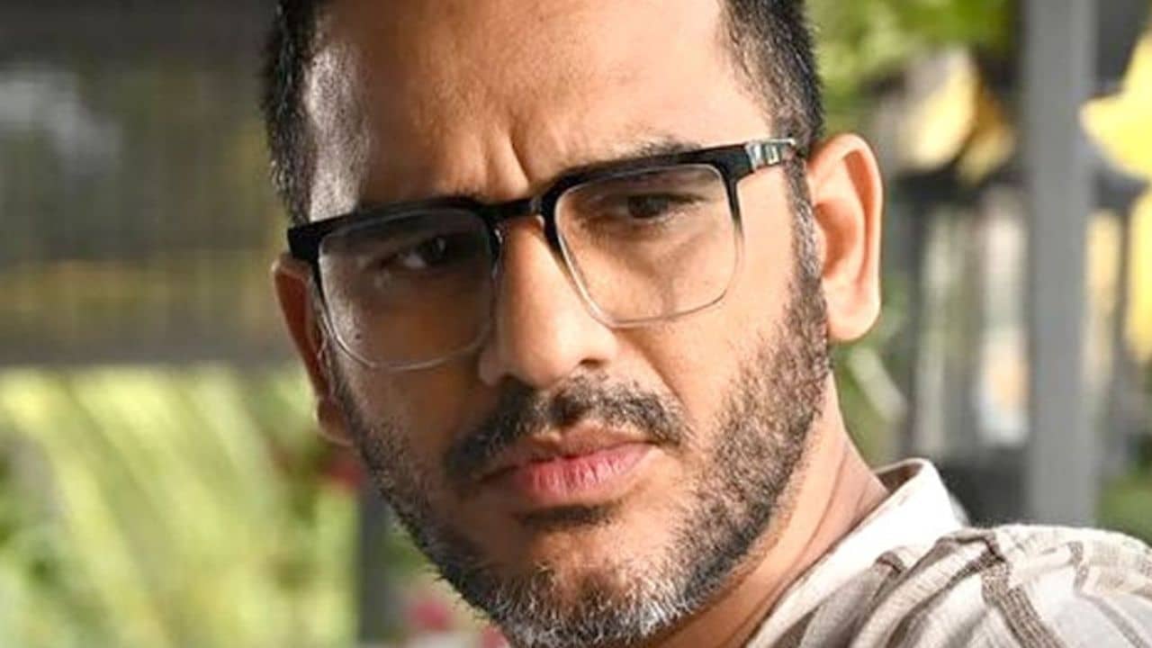 ঋত্বিকের মাথায় চুল নেই বলে খোঁচা, ট্রোলারকে ধুয়ে দিলেন অভিনেতা