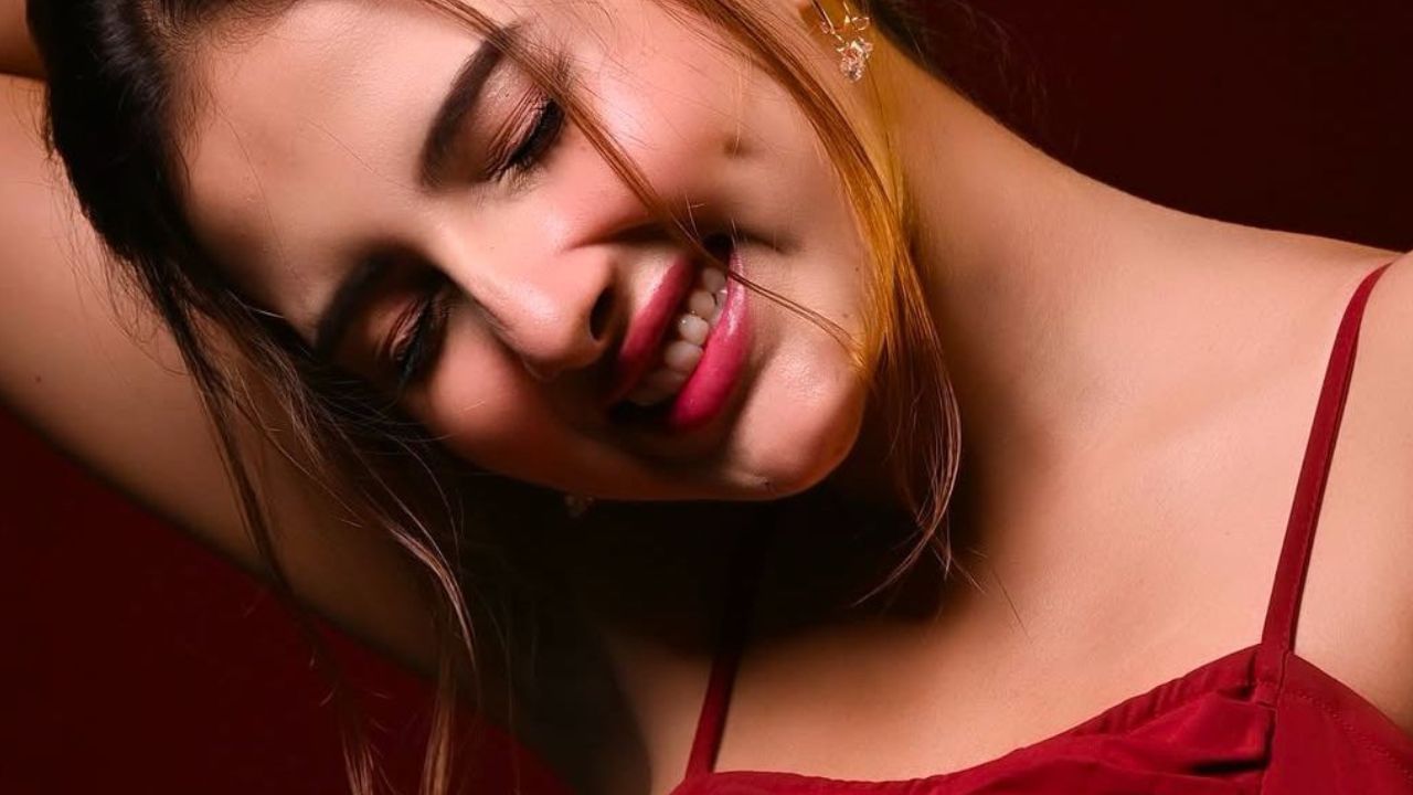 ছোটপর্দার মুখ থেকে দেবের নায়িকা, কে বাছলেন জ্য়োতির্ময়ীকে দেবের নায়িকা হিসাবে? ছোটপর্দার মুখ থেকে দেবের নায়িকা, কে বাছলেন জ্য়োতির্ময়ীকে দেবের নায়িকা হিসাবে?