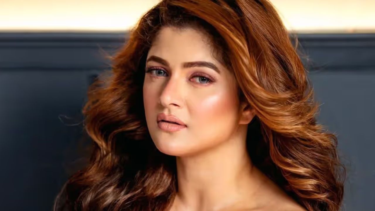 'শুধু একজন মানুষ, মমতা বন্দ্যোপাধ্যায়...', ২১শের পর কী বললেন শ্রাবন্তী? 'শুধু একজন মানুষ, মমতা বন্দ্যোপাধ্যায়...', ২১শের পর কী বললেন শ্রাবন্তী?