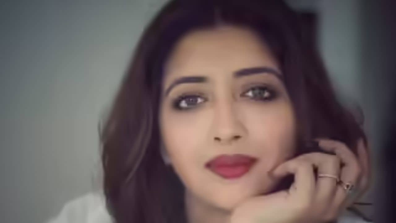 পরিবারকে ব্যবহার করে কোথাও পৌঁছাইনি, শ্রীনন্দার খোঁচা মমতাকে?