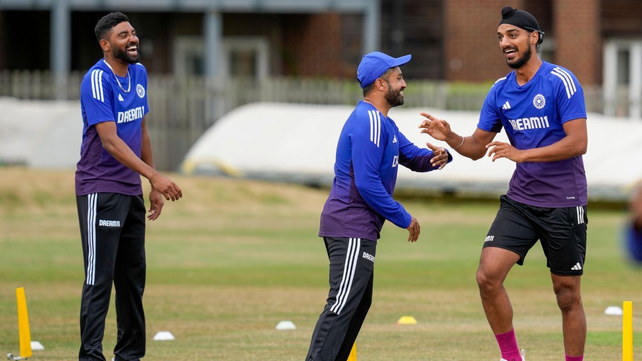 IND vs ENG: ম্যাঞ্চেস্টার টেস্টের আগে বড় ধাক্কা, আঙুলে চোট তারকা পেসারের IND vs ENG: ম্যাঞ্চেস্টার টেস্টের আগে বড় ধাক্কা, আঙুলে চোট তারকা পেসারের