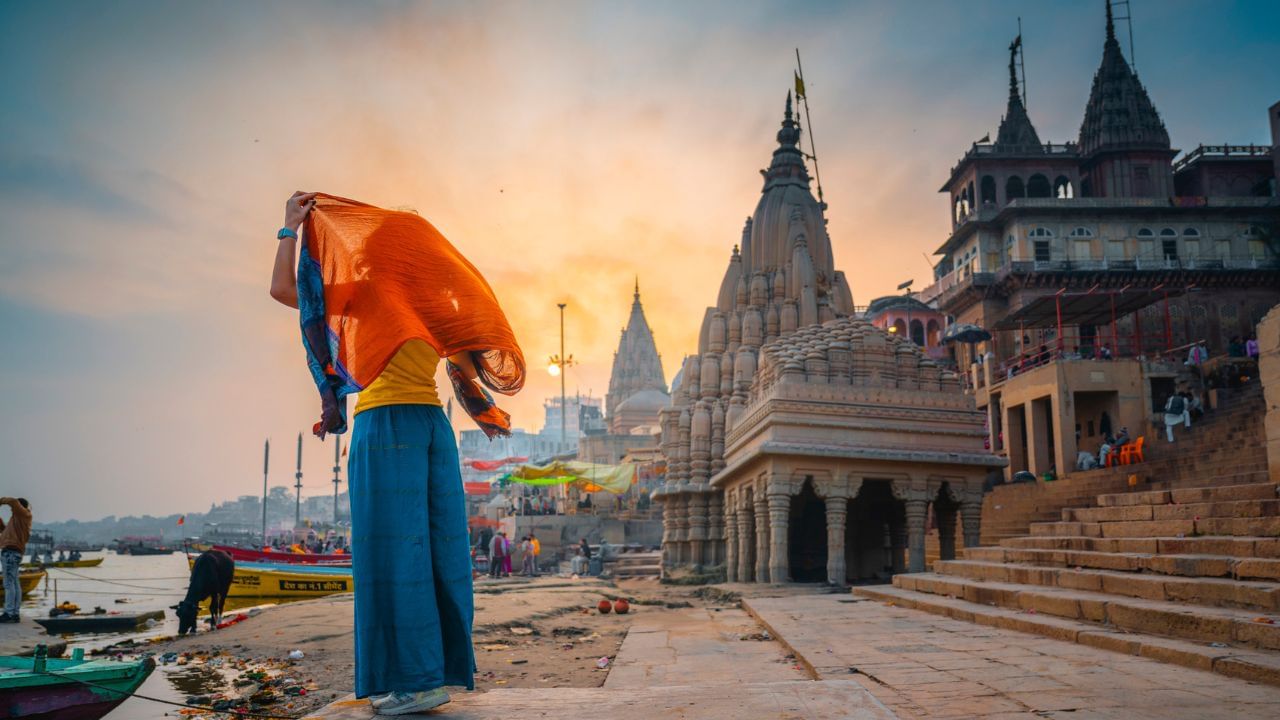 Dress Code in Temple: মন্দিরে জারি 'পোশাক-বিধি'! মহিলাদের জন্য পোস্টার সাঁটিয়ে শুরু নতুন নিয়ম Dress Code in Temple: মন্দিরে জারি 'পোশাক-বিধি'! মহিলাদের জন্য পোস্টার সাঁটিয়ে শুরু নতুন নিয়ম