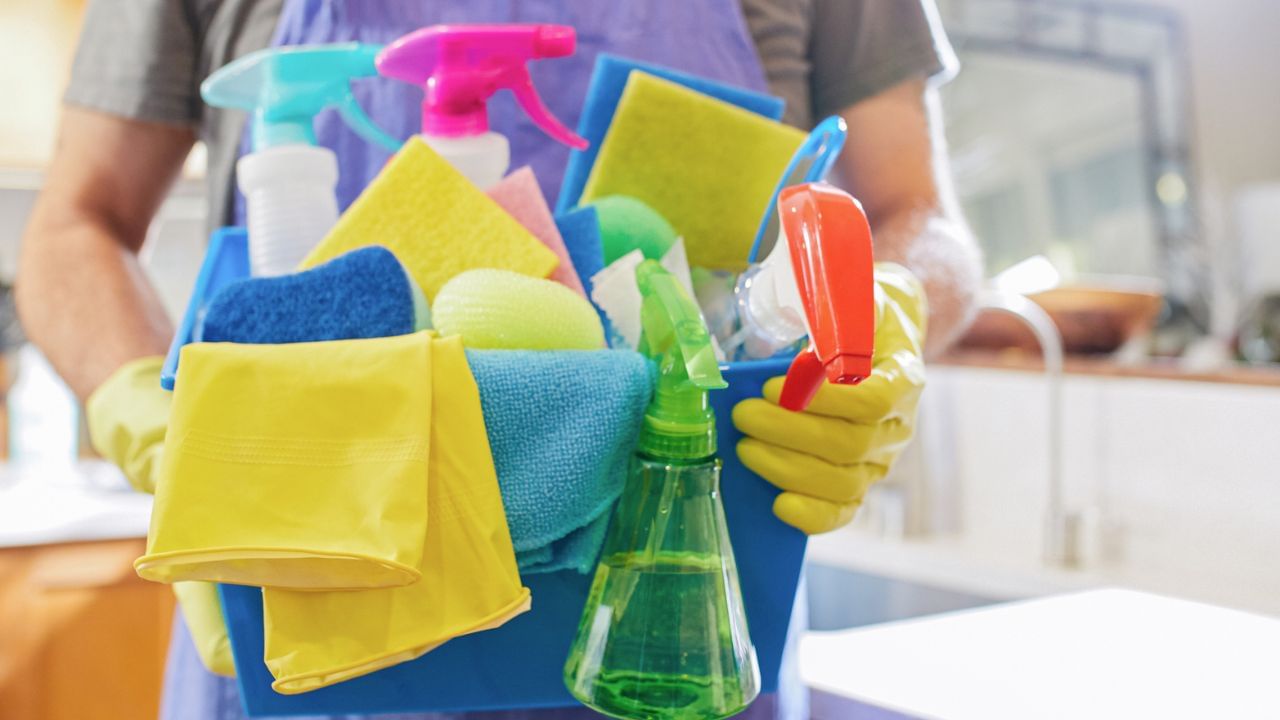 Cleaning Tips: ডাইনিং টেবিলে মাছ-মাংসের জেদি দাগ! কীভাবে পরিষ্কার করবেন? Cleaning Tips: ডাইনিং টেবিলে মাছ-মাংসের জেদি দাগ! কীভাবে পরিষ্কার করবেন?
