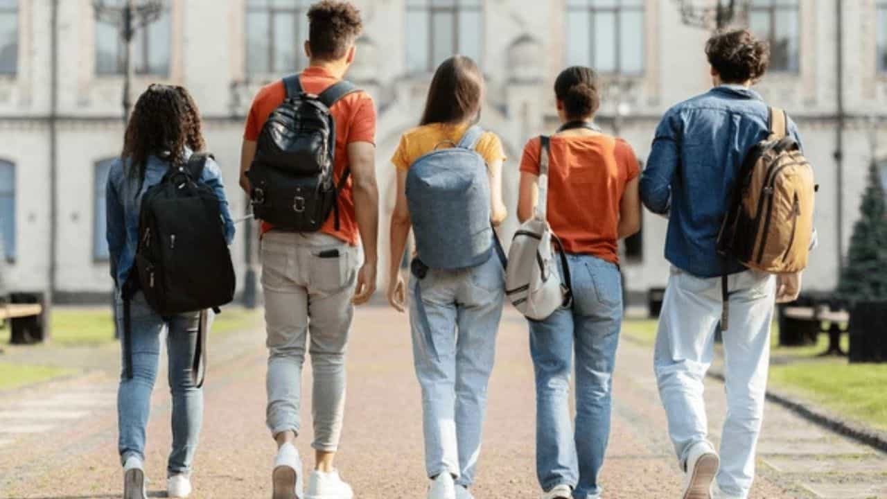 Higher Studies: উচ্চ শিক্ষার জন্য লন্ডন যেতে চান? রইল সেরা ৩ বিশ্ববিদ্যালয়ের হদিস Higher Studies: উচ্চ শিক্ষার জন্য লন্ডন যেতে চান? রইল সেরা ৩ বিশ্ববিদ্যালয়ের হদিস
