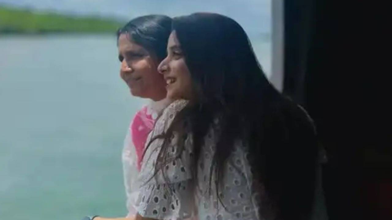 দেবচন্দ্রিমার যেসব প্রেমিক ছিল, সব ফেক, এ কী বললেন দেবচন্দ্রিমার মা