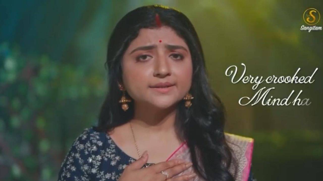 বাংলা নয়, এবার অদিতি মুন্সী বাংরেজি গান করলেন