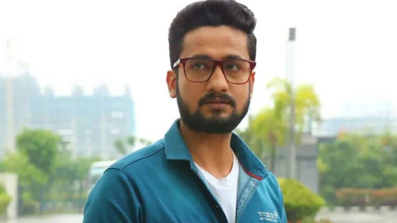 নগ্ন ভিডিয়ো ফাঁস, পিঠে ছুরি মারা হচ্ছে, দাবি আনন্দী-র নায়কের