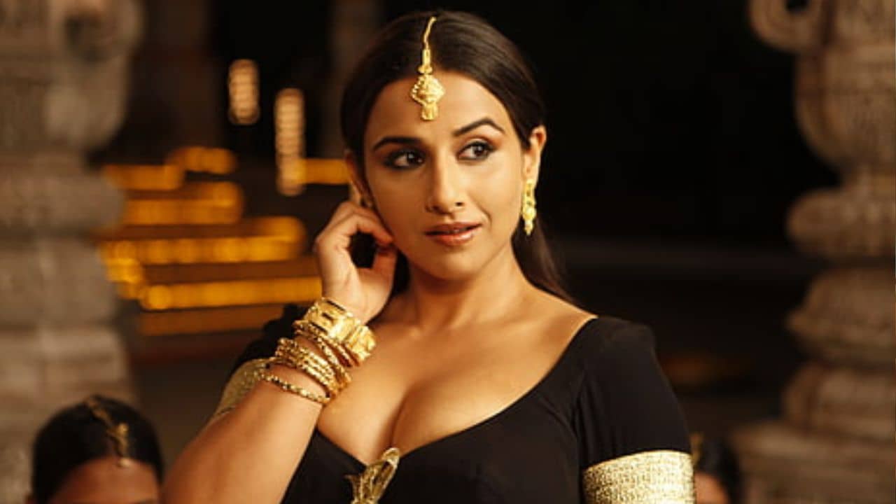 আমার নগ্ন পুরুষ..., বিদ্যার সাহসী মন্তব্যে যখন ঝড় ওঠে নেটপাড়ায়