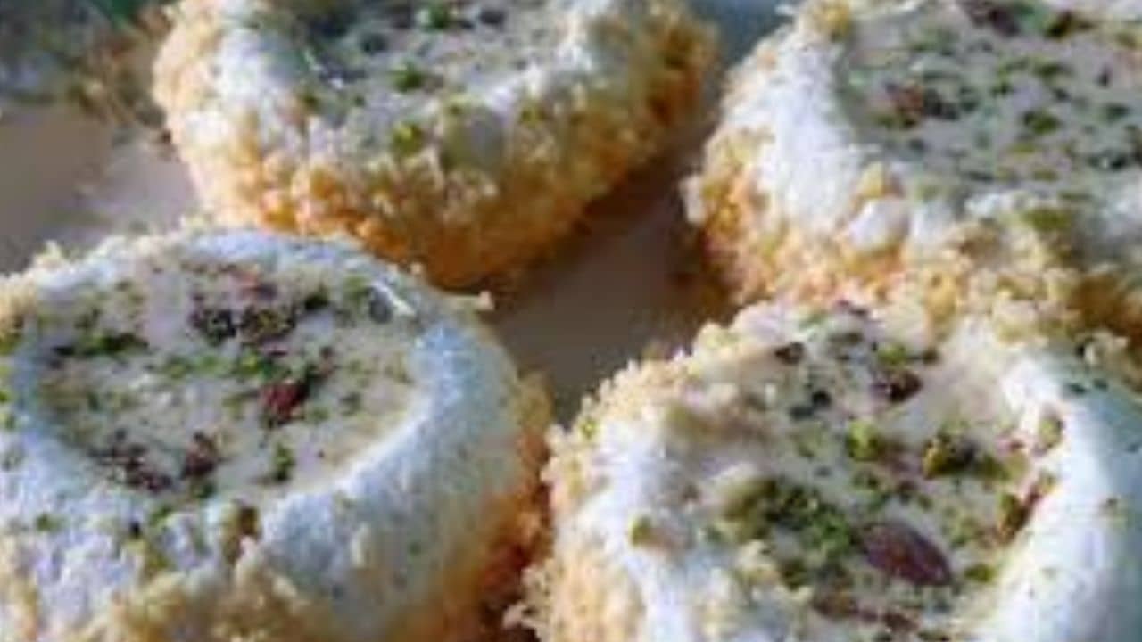 ঘরে তৈরি মোহনভোগেই মন জিতে নিন অতিথির, বানানোর সহজ উপায় ঝটপট জেনে নিন