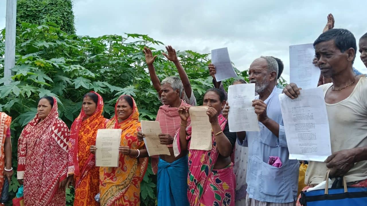 South 24 Parganas: বিঘার পর বিঘা জমি কাঁটাতার দিয়ে ঘেরার অভিযোগ, কাঠগড়ায় তৃণমূল নেতা