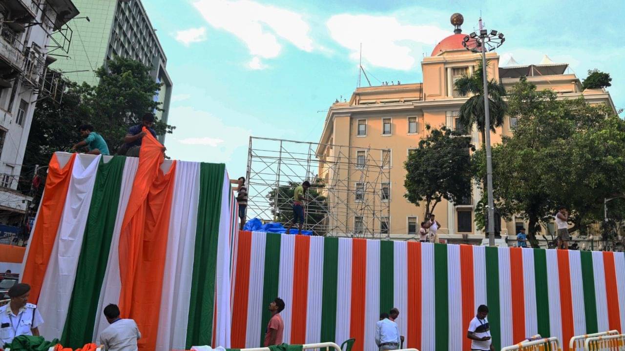 Weather Update: কলকাতার বুকে বজ্রবিদ্যুৎ-সহ তুমুল বৃষ্টি