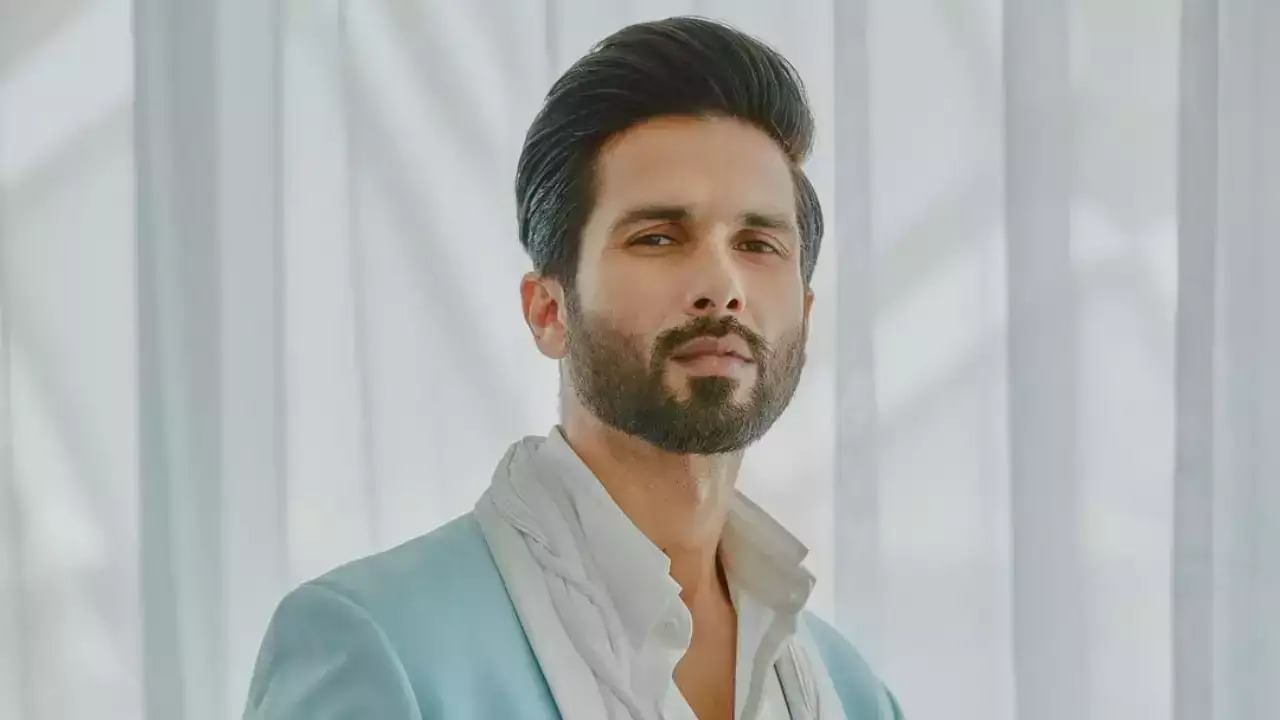 মেয়ে জন্মের পরই ভয়, তড়িঘড়ি কার কাছে ক্ষমা চান শাহিদ? মেয়ে জন্মের পরই ভয়, তড়িঘড়ি কার কাছে ক্ষমা চান শাহিদ?