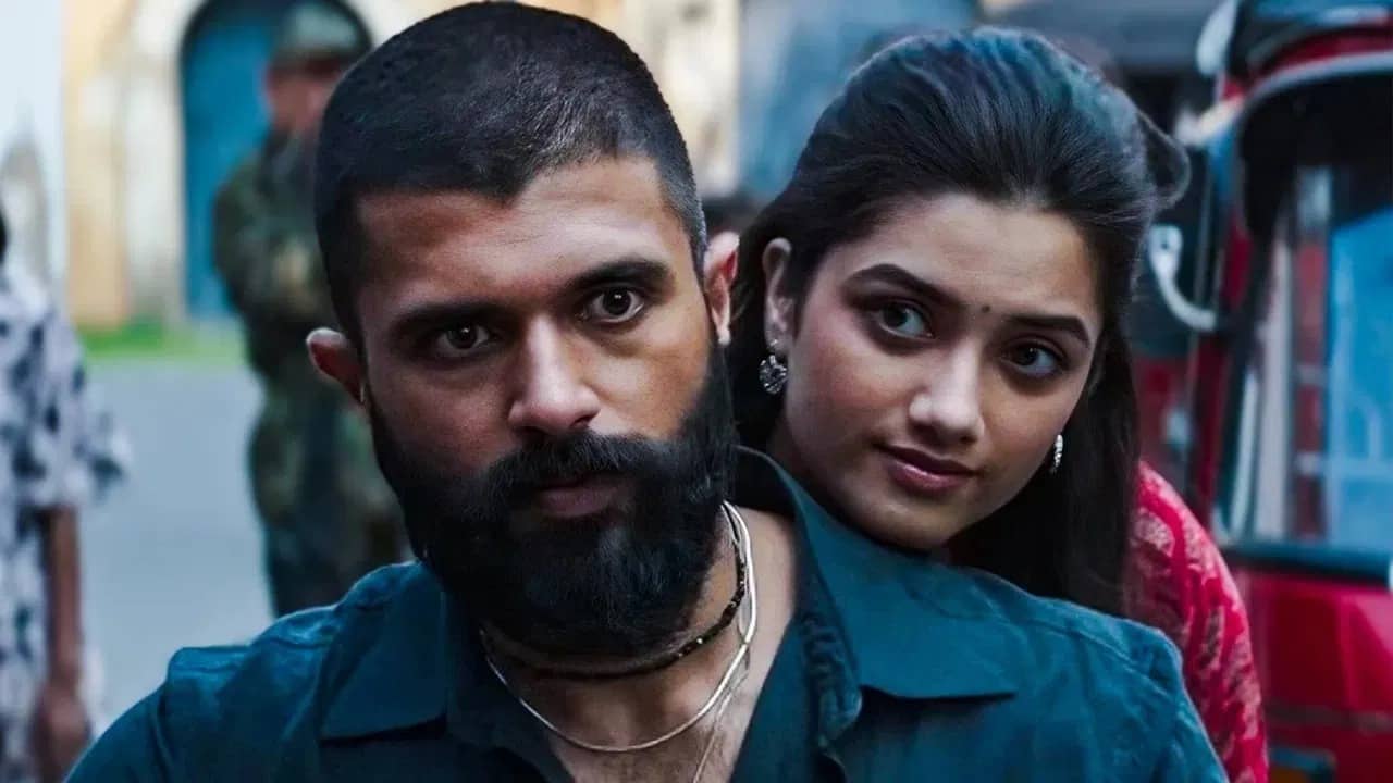 অনুরাগীদের উচ্ছ্বাসে আবেগঘন বিজয় দেবেরাকোন্ডা, ধন্যবাদ জানাতে ধরলেন কলম