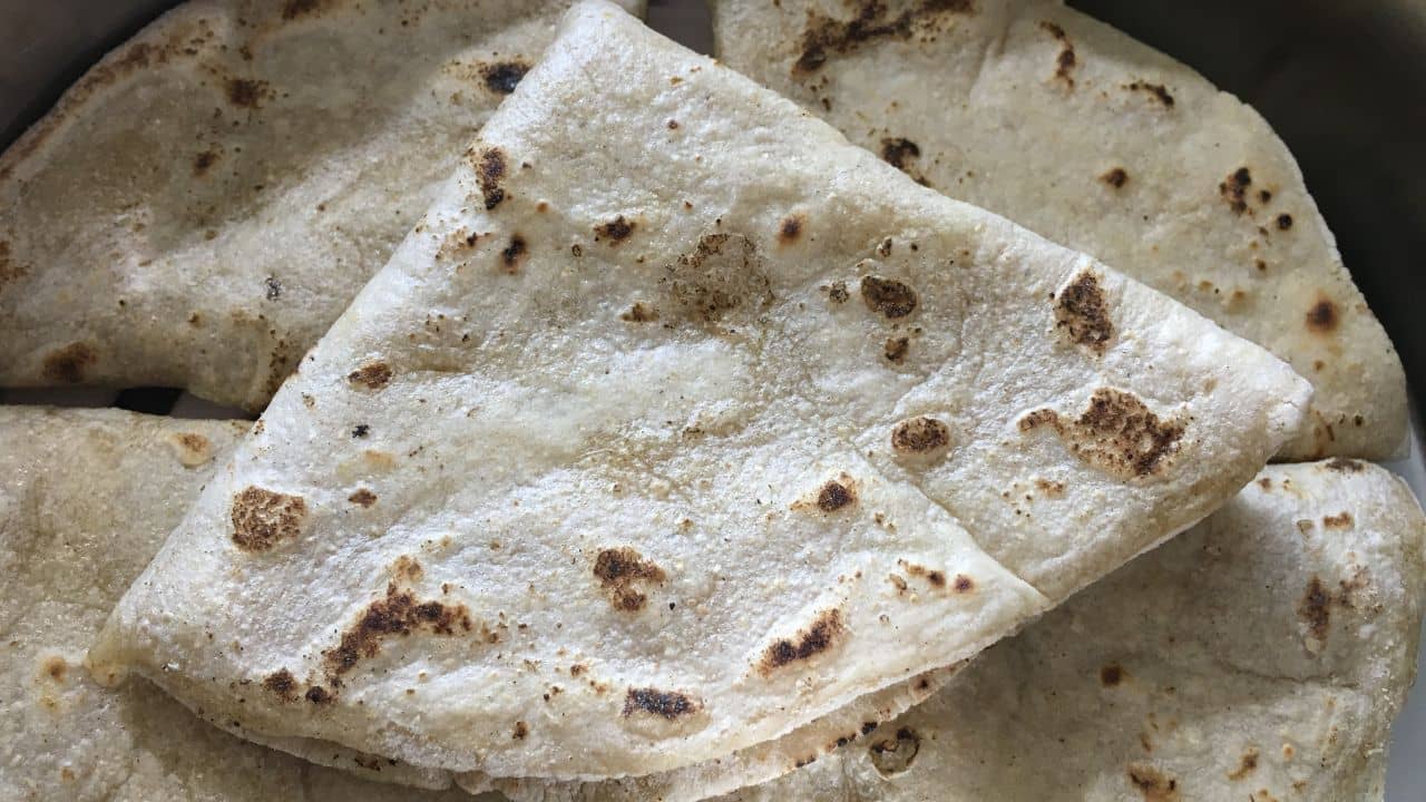 বর্ষাকালে কীসের রুটি স্বাস্থ্যের জন্য সেরা? যা বলছেন পুষ্টিবিদরা...