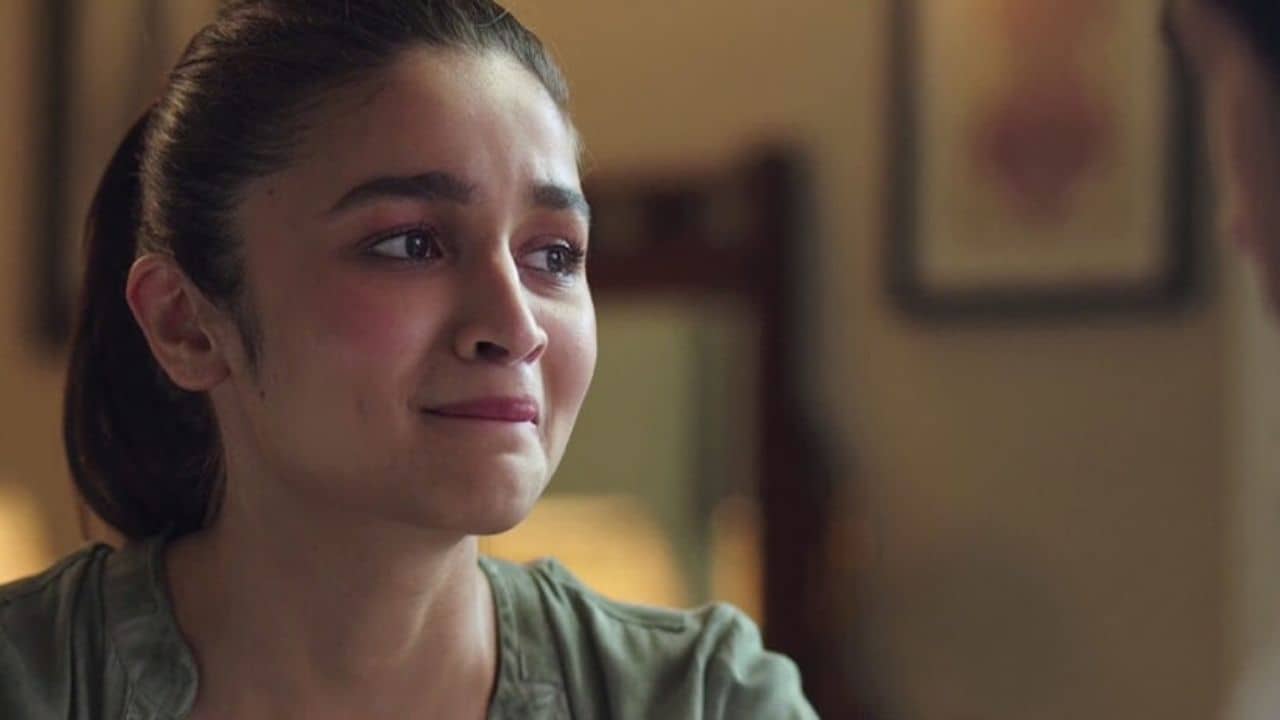 আলিয়ার সই নকল করে দিনের পর দিন দুর্নীতি! পরে গ্রেফতার, অভিনেত্রীকে ঠকালেন কোন প্রাক্তন?