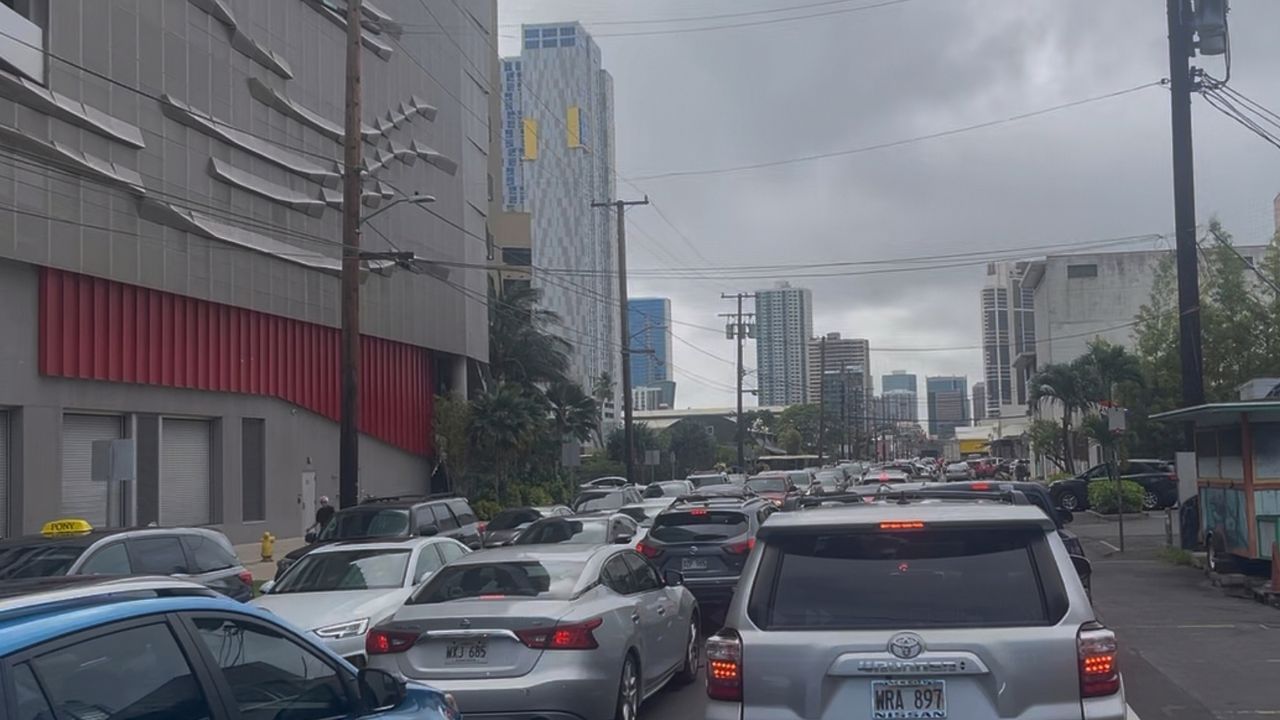 Earthquake in Russia: সুনামির ভয়ে 'কাঁটা' জাপান-আমেরিকা, হনলুলুর রাস্তায় তীব্র যানজট Earthquake in Russia: সুনামির ভয়ে 'কাঁটা' জাপান-আমেরিকা, হনলুলুর রাস্তায় তীব্র যানজট