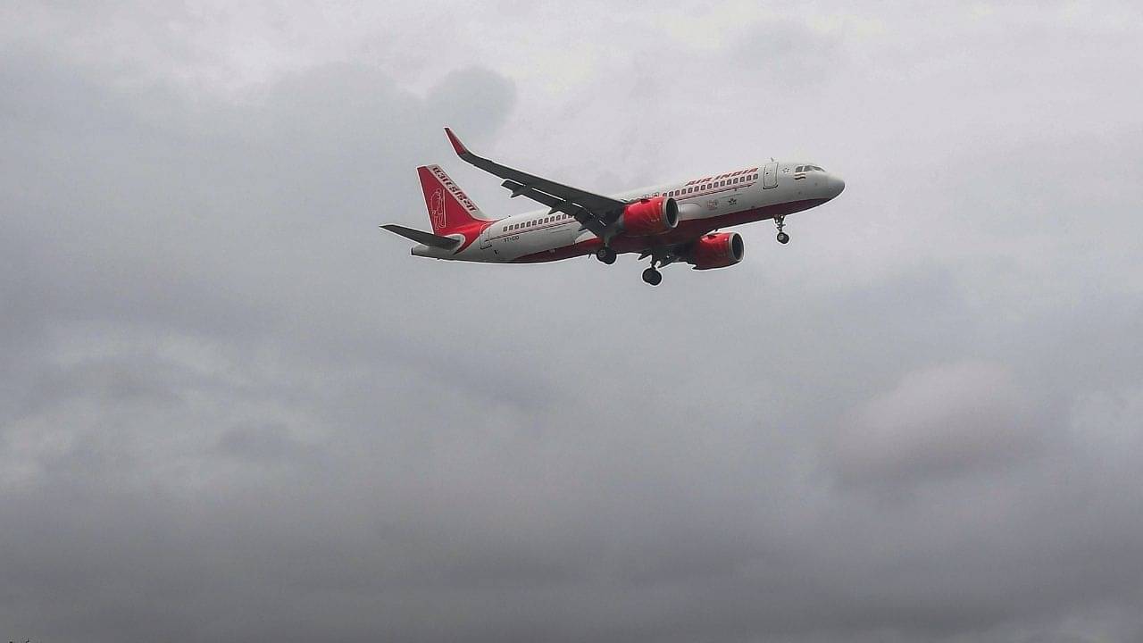 Flight Fare: শেষ মুহূর্তে টিকিট কাটলেও বেশি ভাড়া লাগবে না বিমানে