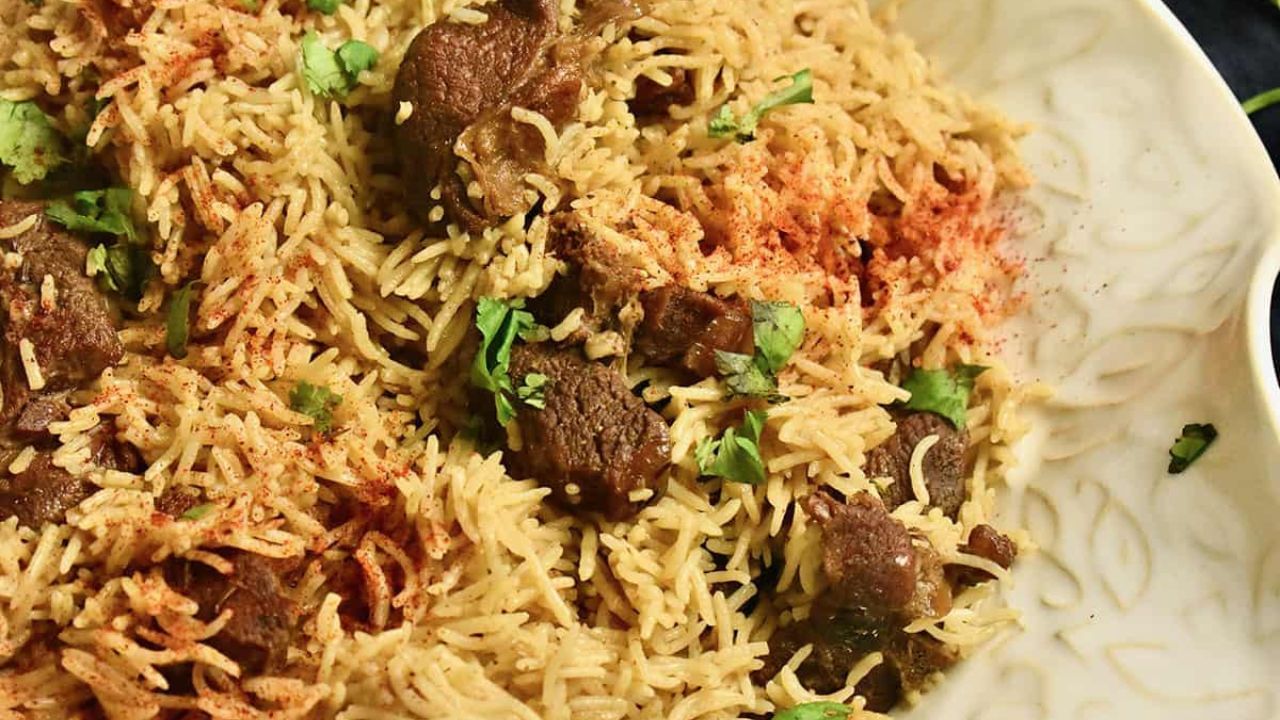 Hyderabadi Mutton Pulao Recipe: ভিন রাজ্যে যেতে হবে না, বাড়িতেই বানাতে পারেন অথেনটিক হায়দরাবাদী মটন পোলাও! রইল রেসিপি Hyderabadi Mutton Pulao Recipe: ভিন রাজ্যে যেতে হবে না, বাড়িতেই বানাতে পারেন অথেনটিক হায়দরাবাদী মটন পোলাও! রইল রেসিপি