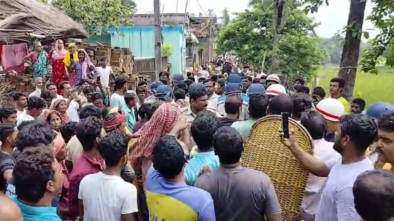 Murshidabad: পুলিশ কোনও ব্যবস্থা নেয় না, এবার মুর্শিদাবাদে বোমাবাজিতে ঝরল প্রাণ