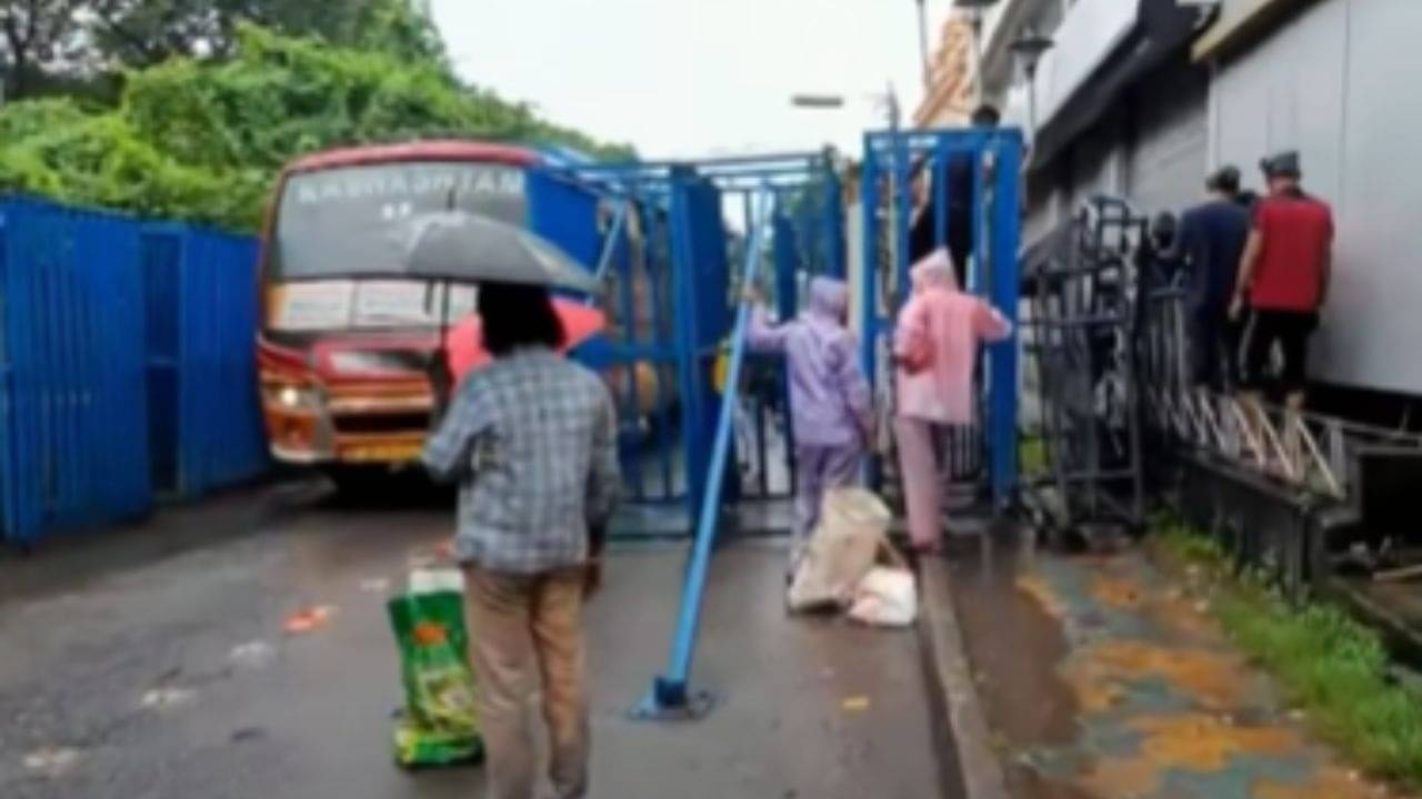 Nabanna Abhiyaan: বসানো আকাশছোঁয়া গার্ডরেল! যোগ্য শিক্ষকদের নবান্ন অভিযান রুখতে নিরাপত্তায় বজ্র আঁটুনি