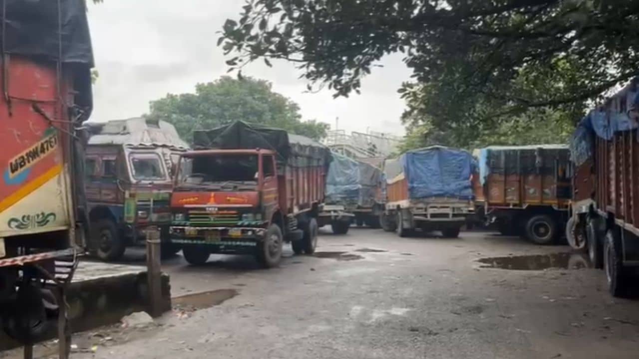 New Alipore: রাতের বেলাই যত কাণ্ড! নিউ আলিপুরে সবার চোখের অলক্ষ্যে ঘটল বিরাট ঘটনা