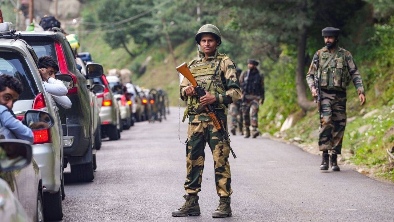 Pahalgam Terror Attack: সিঁদুরের জোর, পহেলগাঁওতে হামলাকারী সংগঠনকে জঙ্গি তকমা দিল আমেরিকা