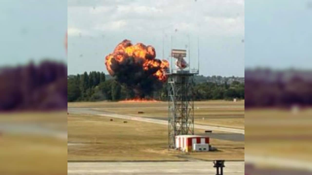 Aircraft Crashed: ওড়ার মুহূর্তেই মাটিতে আছড়ে পড়ে হল আগুনের গোলা, আবার একটা ভয়াবহ বিমান দুর্ঘটনা