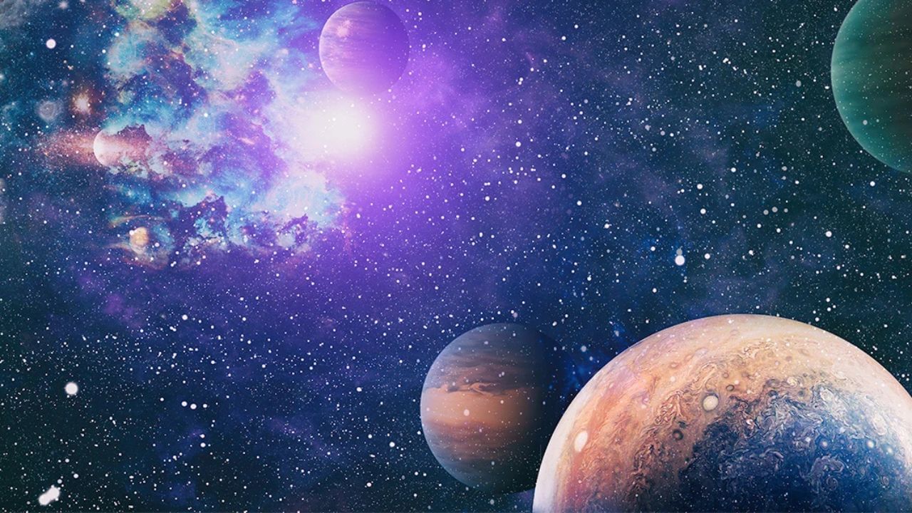 আমাদের জীবনের গ্রহ-নক্ষত্রের একটা প্রভাব থাকেই। কেউ তাতে বিশ্বাস করেন কেউ করেন না। তবে জ্যোতিষশাস্ত্র মতে আমাদের জীবনে রাশিচক্রে কোন গ্রহ কোথায় অবস্থান করছে তার উপরেই নির্ভর করছে সাফল্য এবং ব্যর্থতা, প্রেম থেকে ব্যক্তিগত সম্পর্কের সমীকরণ। সেই সব ক্ষেত্রে বিশেষ করে গুরুত্বপূর্ণ সূর্য দেবের অবস্থান। যার স্থান পরিবর্তনে খুব শীঘ্রই আমূল বদলে যেতে চলেছে বেশ কিছু রাশির জাতক-জাতিকার জীবন।  