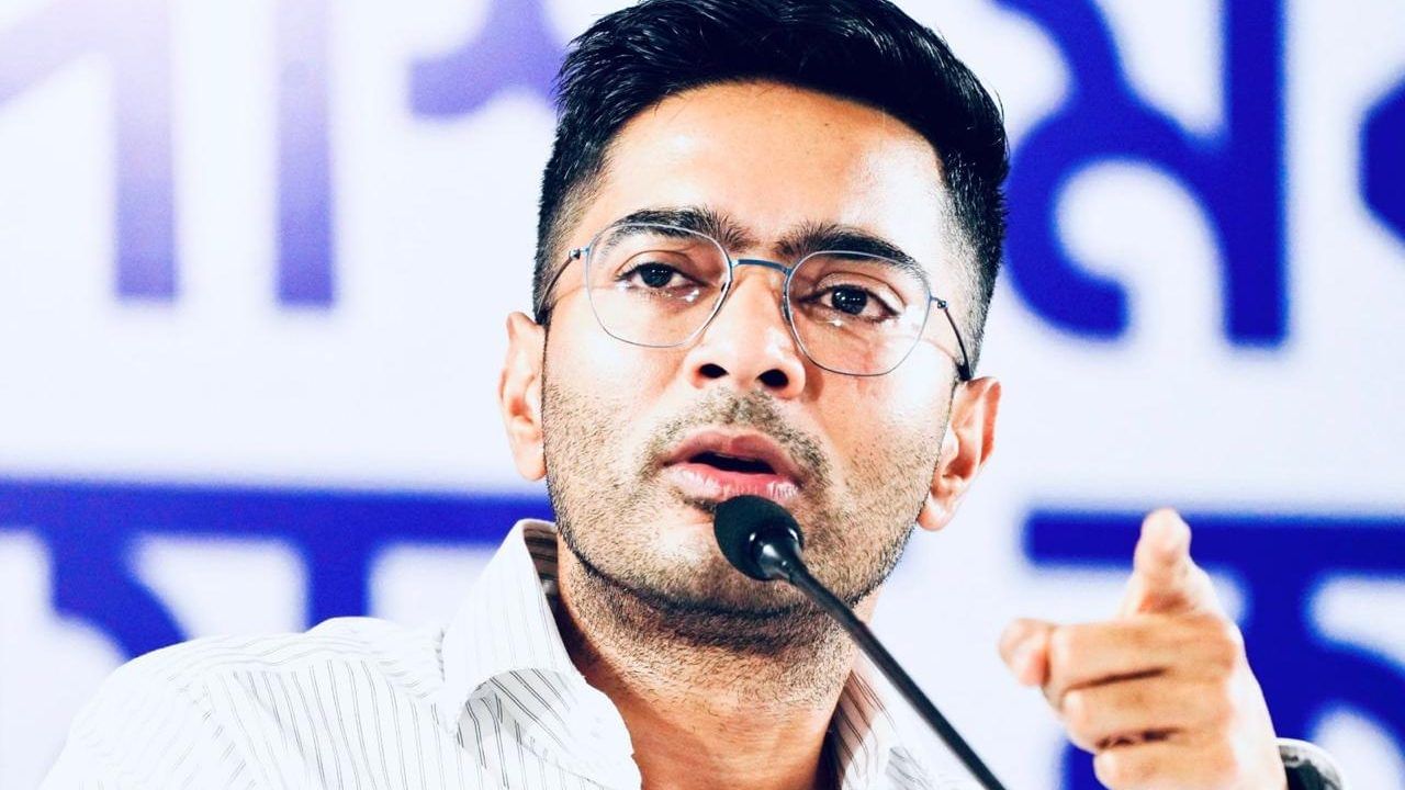 Abhishek Banerjee: ‘বিজেপি নেতা দেখলেই জয় বাংলা বলবেন’, দলের বড় বৈঠকে বললেন অভিষেক
