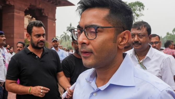 জেলা-বৈঠকে কমিটি গঠন নিয়ে শেষ কথা কার? জানিয়ে দিলেন অভিষেক জেলা-বৈঠকে কমিটি গঠন নিয়ে শেষ কথা কার? জানিয়ে দিলেন অভিষেক