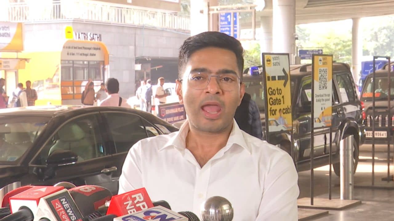 Abhishek Banerjee: এই ভোটার বাতিল হলে প্রধানমন্ত্রীও অবৈধ, একটা বাদ পড়লে এক লক্ষ বাঙালিকে নিয়ে ঘেরাওয়ের হুঁশিয়ারি অভিষেকের