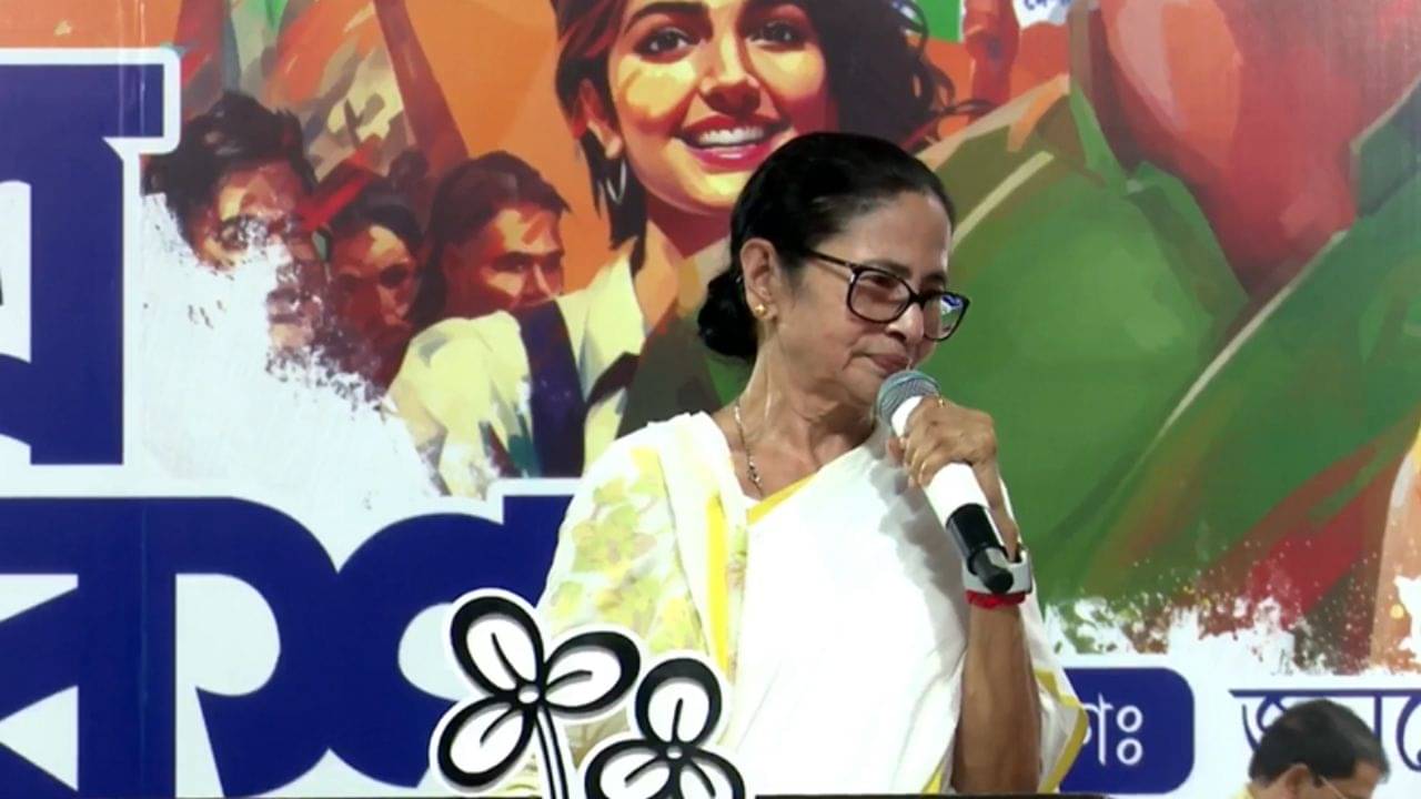Mamata Banerjee: আমার পিছনে স্টেনগান, পাইপগান নিয়ে তাড়া করেছিল ওরা, কলেজের নির্বাচনে নিজের ভয়ঙ্কর অভিজ্ঞতা মমতার মুখে
