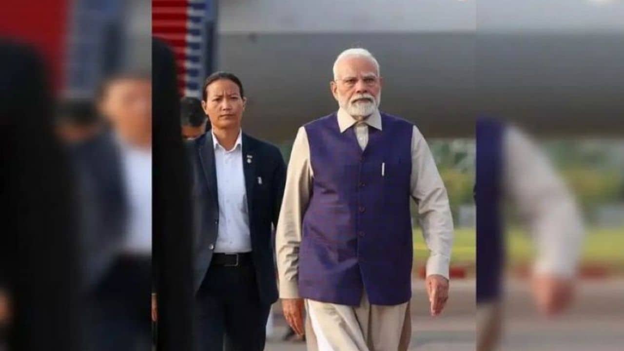 Adaso Kapesa: দৃঢ় চোয়াল, তীক্ষ্ণ দৃষ্টিই বলছে কাউকে ডরাই না, প্রধানমন্ত্রীর নিরাপত্তায় মণিপুরের দুর্গাকে চেনেন?