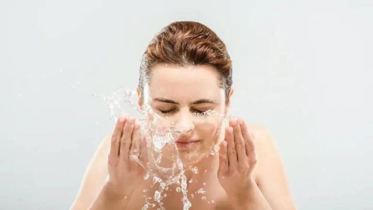 Alum Water in Skin Care: ত্বক পরিচর্যায় ধন্বন্তরি এই একটি জিনিস! প্রতিদিন এই ভাবে মুখ ধুয়ে দেখুন, তফাত বুঝবেন নিজেই
