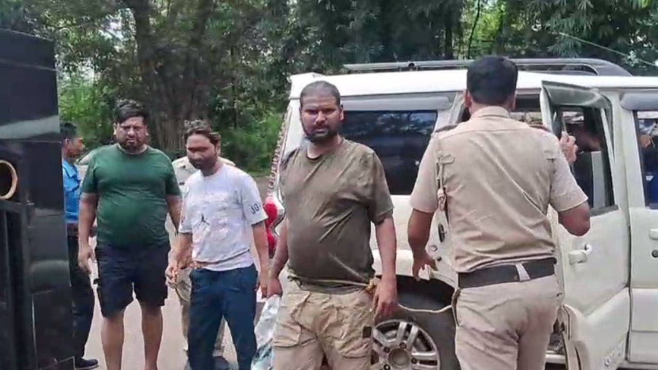 Asansol: মন্দিরে পুজো দেওয়ার পরই এগিয়ে আসেন সাধু...তারপরই! বীভৎস অভিজ্ঞতা মহিলার