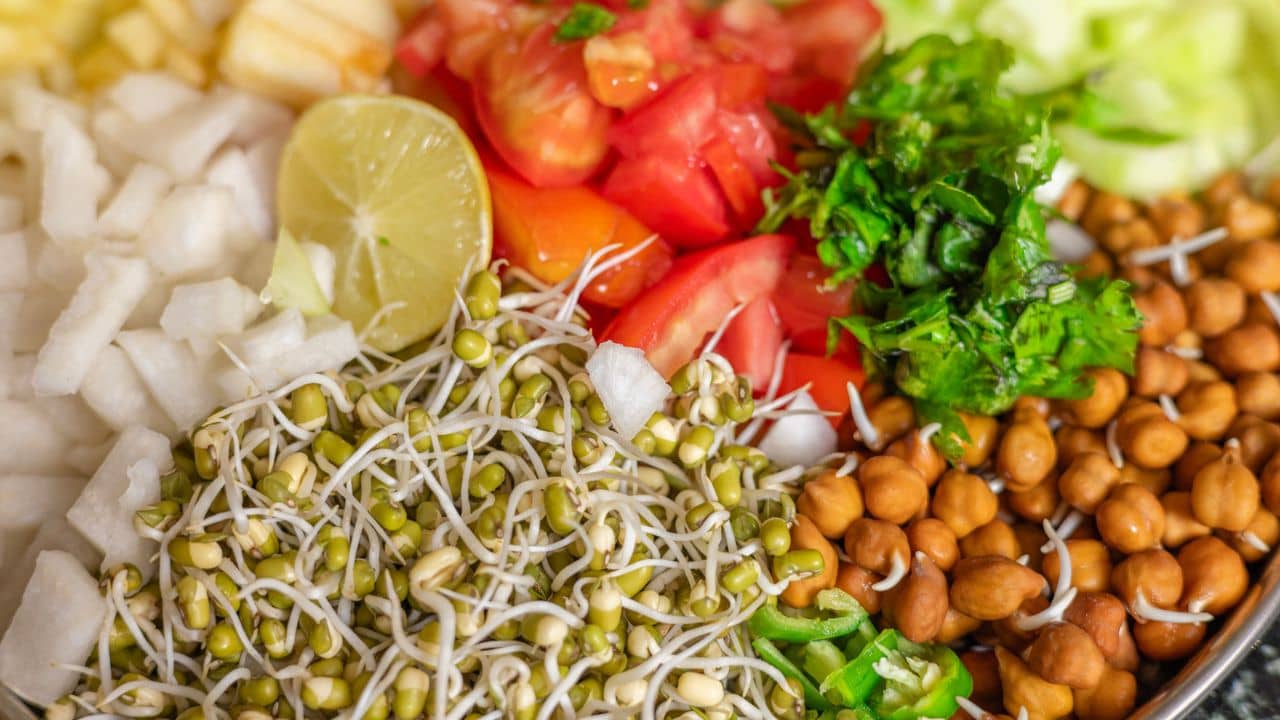 Sprouted Vegetables: অঙ্কুরিত ছোলা খান! ভুলেও এই তিন সব্জি ব্যবহার করবেন না...