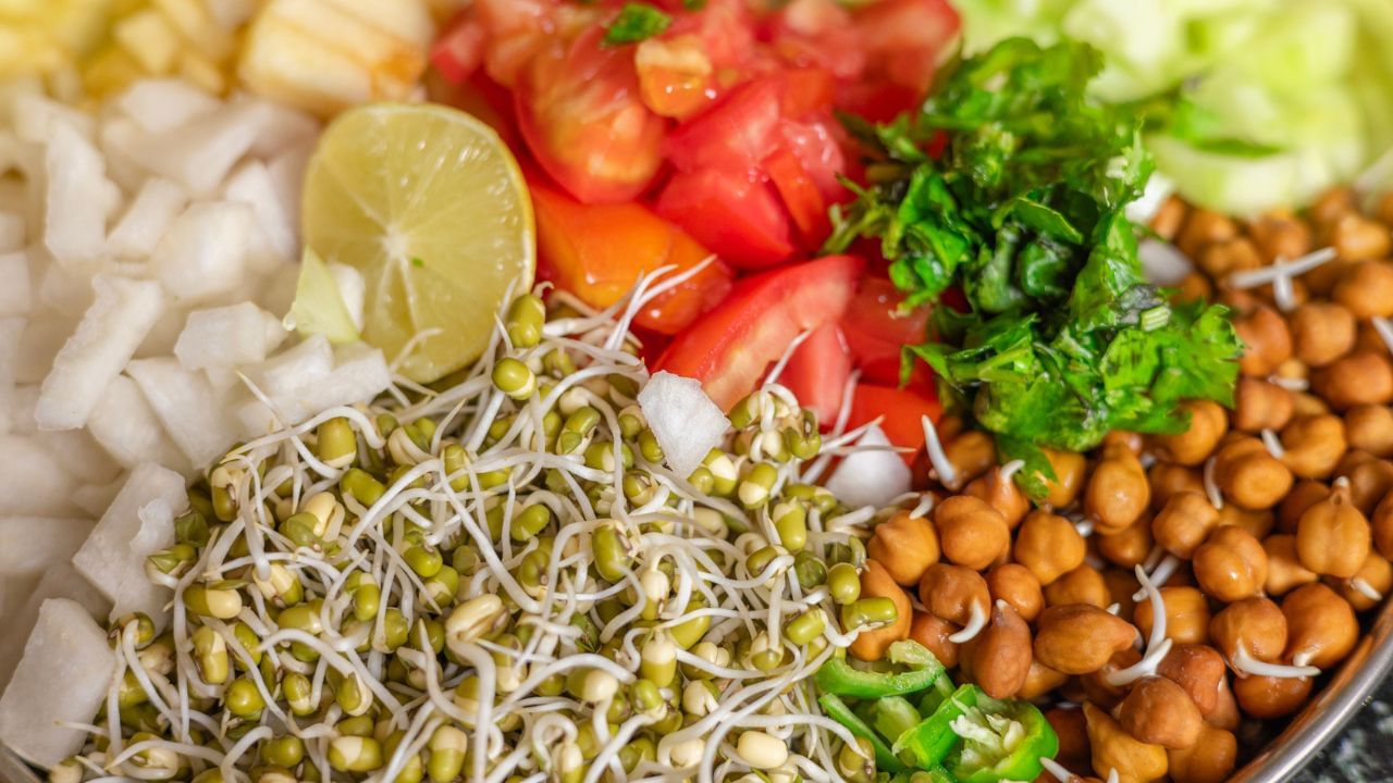 Sprouted Vegetables: অঙ্কুরিত ছোলা খান! ভুলেও এই তিন সব্জি ব্যবহার করবেন না... Sprouted Vegetables: অঙ্কুরিত ছোলা খান! ভুলেও এই তিন সব্জি ব্যবহার করবেন না...