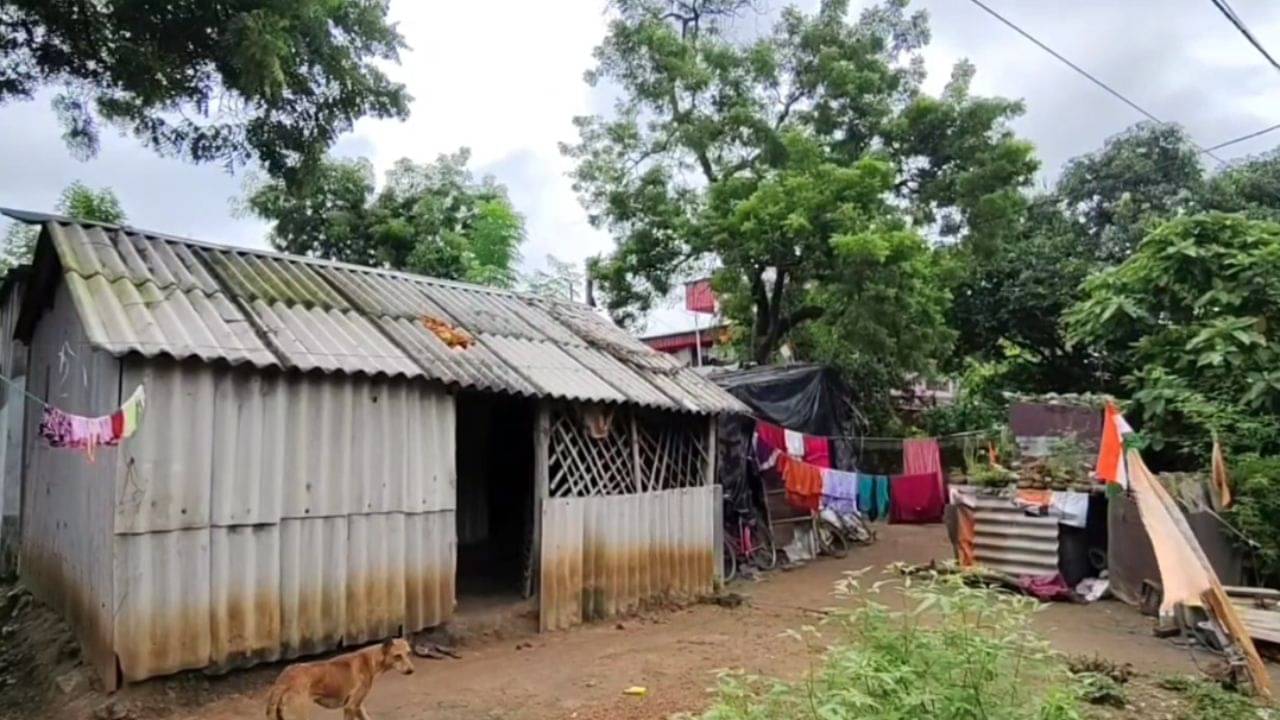 Awas Yojana Deprived: মিথ্যা প্রতিশ্রুতি..., আবাসের আবেদন নিয়ে ফাটল শাসক শিবিরেই