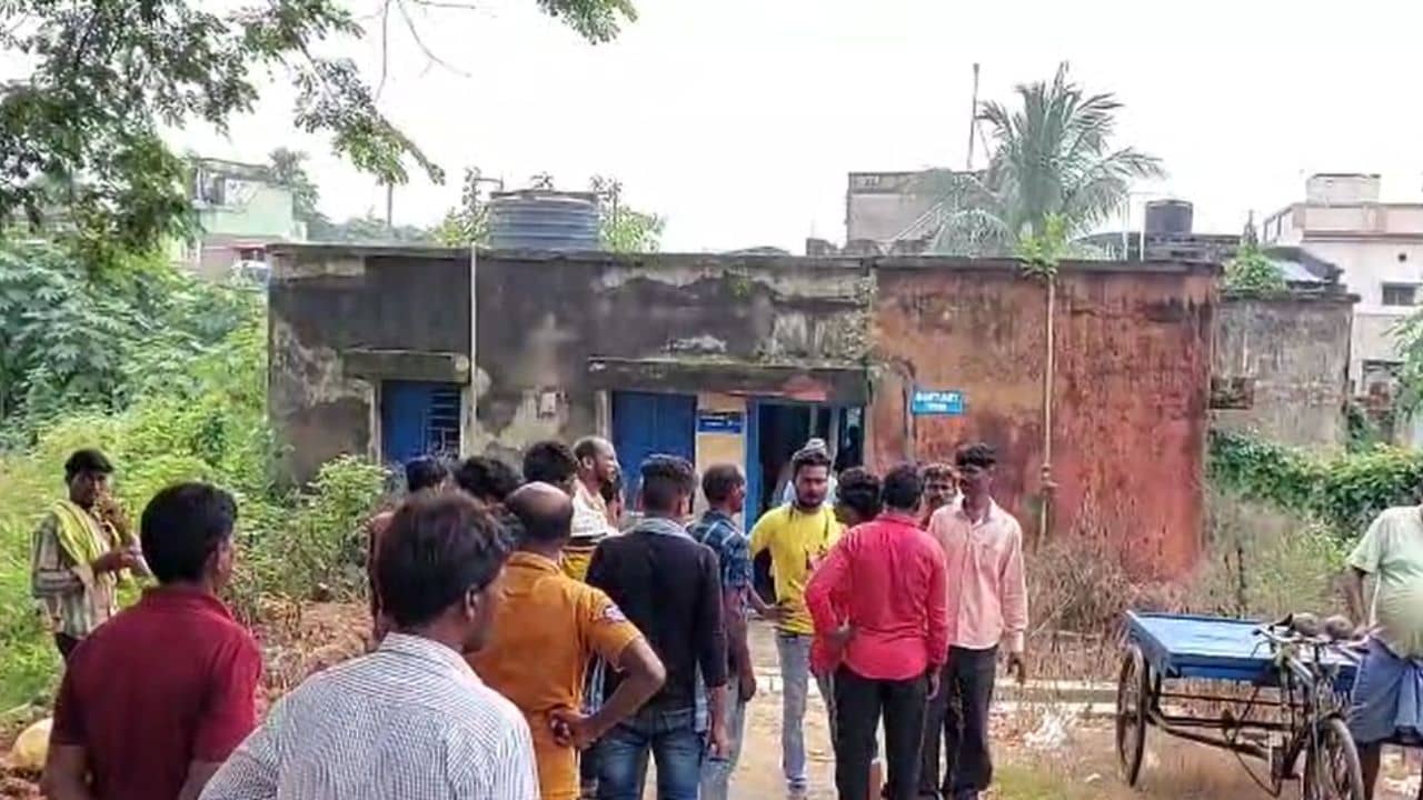 Bankura: রাত পোহাল না, আবারও বাড়ির দেওয়াল চাপা পড়ে মৃত্যু বাঁকুড়ায়