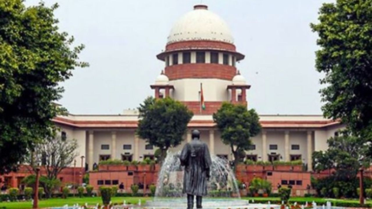 Supreme Court: 'আসক্ত হয়ে পড়ছে যুবসমাজ, আত্মহত্যা করছে', বেটিং অ্যাপ নিষিদ্ধ করার আবেদনে রাজ্যগুলিকে নোটিস সুপ্রিম কোর্টের Supreme Court: 'আসক্ত হয়ে পড়ছে যুবসমাজ, আত্মহত্যা করছে', বেটিং অ্যাপ নিষিদ্ধ করার আবেদনে রাজ্যগুলিকে নোটিস সুপ্রিম কোর্টের