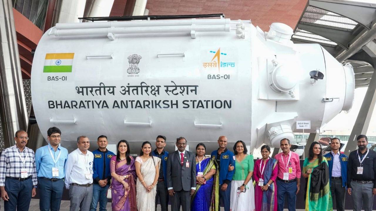 China-USA-এর সামনে দাদাগিরি, নতুন Space Station মডেল প্রকাশ করল ISRO! বাড়বে ভারতের আয়ের পথ?