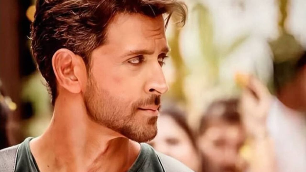 Sharp Jawline: পুজোয় চাই হৃত্বিক রোশনের মতো শার্প জ'লাইন চান? এই ৬ টিপস মানলে পাবেন ফল Sharp Jawline: পুজোয় চাই হৃত্বিক রোশনের মতো শার্প জ'লাইন চান? এই ৬ টিপস মানলে পাবেন ফল