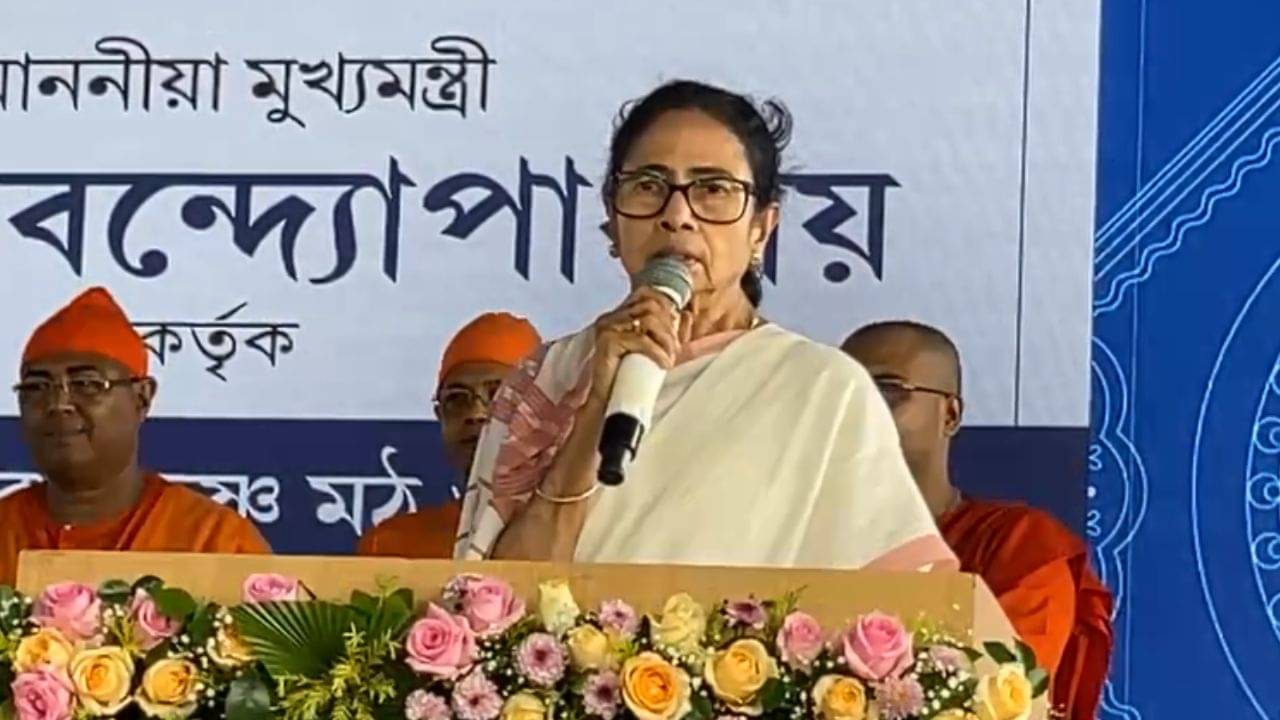 Mamata Banerjee: আমাদের ভাষা নিয়ে কেউ খেলবার চেষ্টা করবেন না, হুঁশিয়ারি মমতার