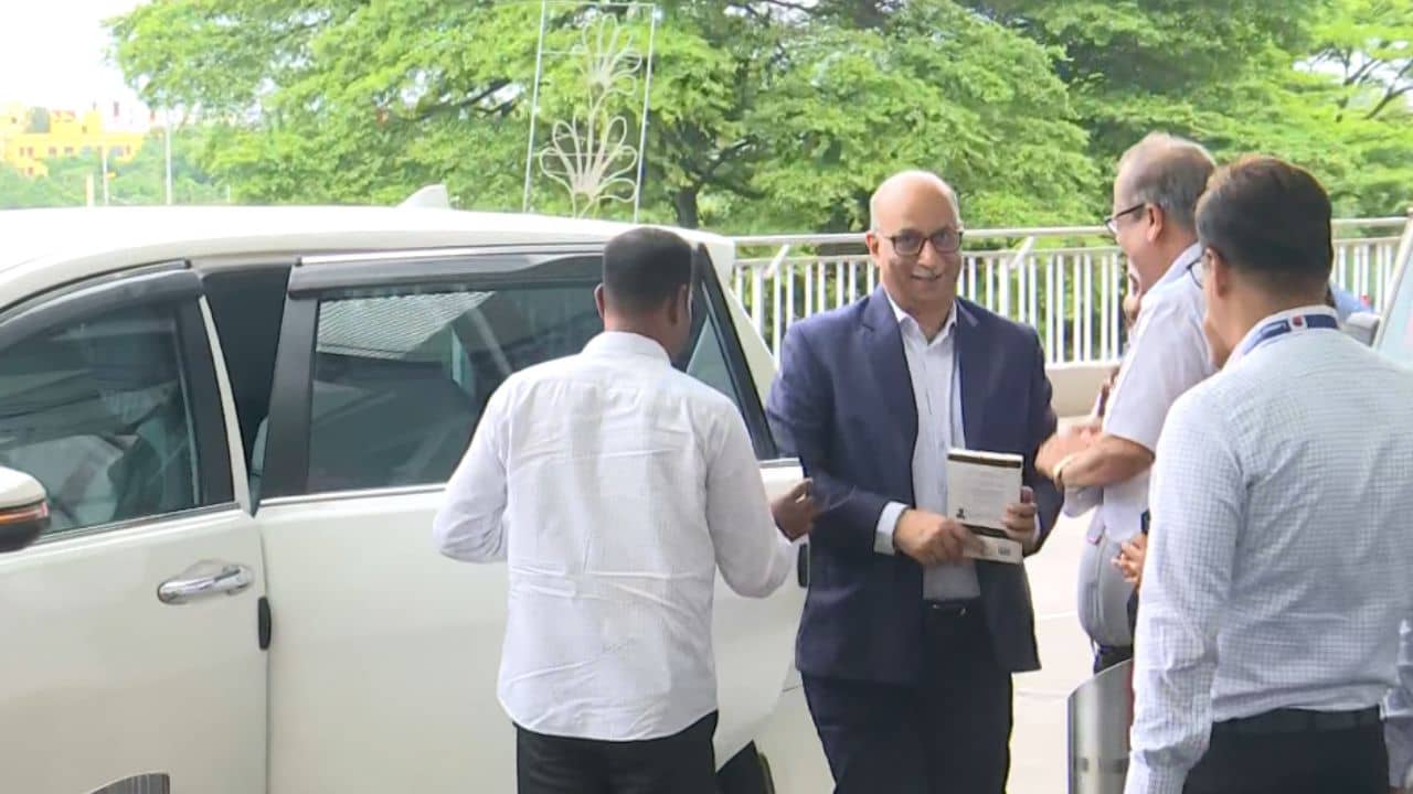 Election Commission: আজ বিকাল ৫টায় ভাগ্য নির্ধারণ? মুখ্য নির্বাচন কমিশনারের মুখোমুখি মুখ্যসচিব