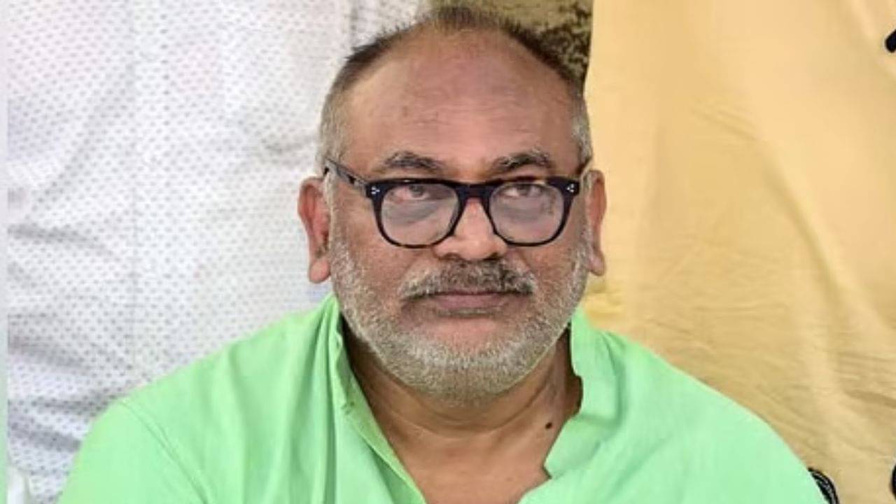 Chandranath Sinha: মিলল রাজ্যপালের অনুমোদন, নিয়োগ দুর্নীতিতে আদালতে আত্মসমপর্ণের নির্দেশ মন্ত্রী চন্দ্রনাথ সিনহাকে