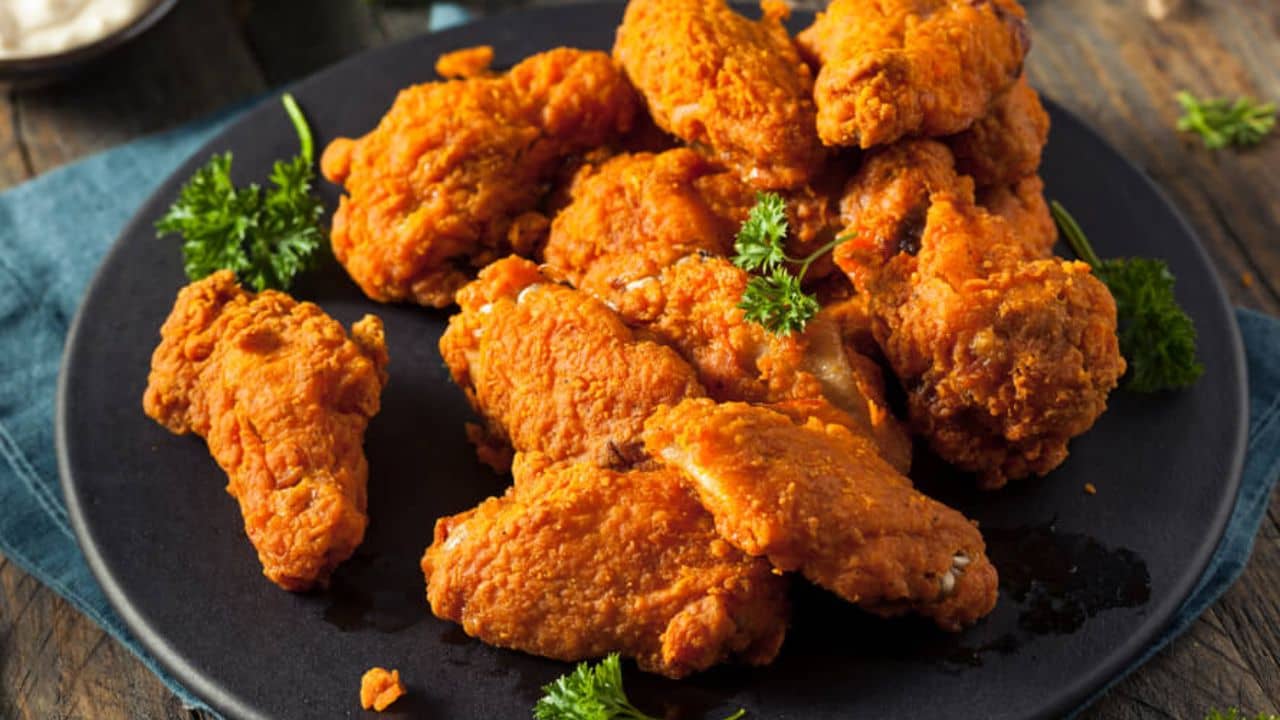 রেস্তরাঁয় গিয়ে কাজ নেই, বাড়িতেই বানিয়ে ফেলুন ফ্রায়েড চিকেন, রইল রেসিপি