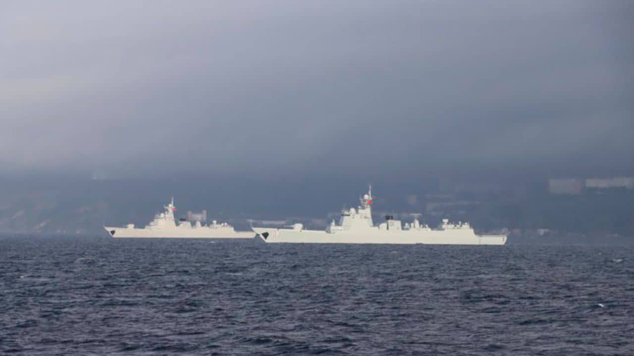 Chinese Submarine: ট্রাম্পের হুমকির জবাব? চিনের সঙ্গে হাত মিলিয়ে সাবমেরিন ধ্বংসের মহড়া শুরু রুশ নৌসেনার